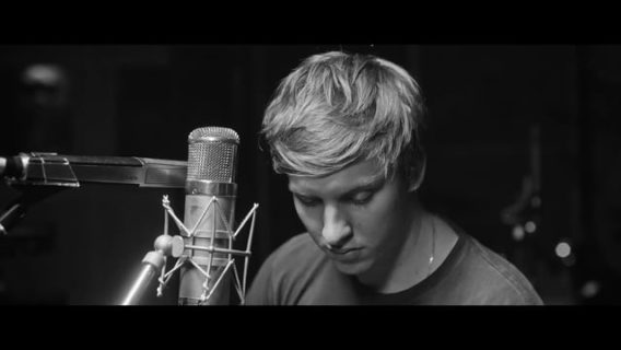 george ezra hold my girl - Felix Schmilinsky | Cinematographer